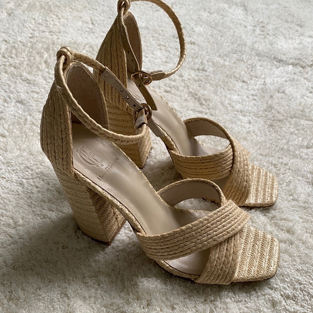 House of Harlow Sandals
